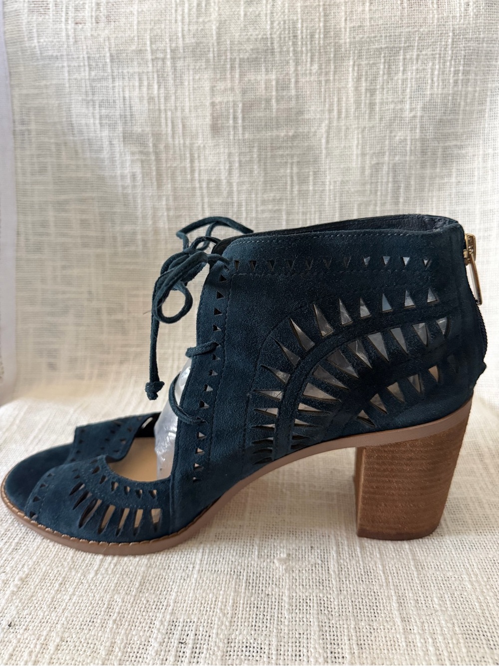 Vince Camuto Navy Suede Laser Cut Lace-Up Block Heel Sandals Size 10